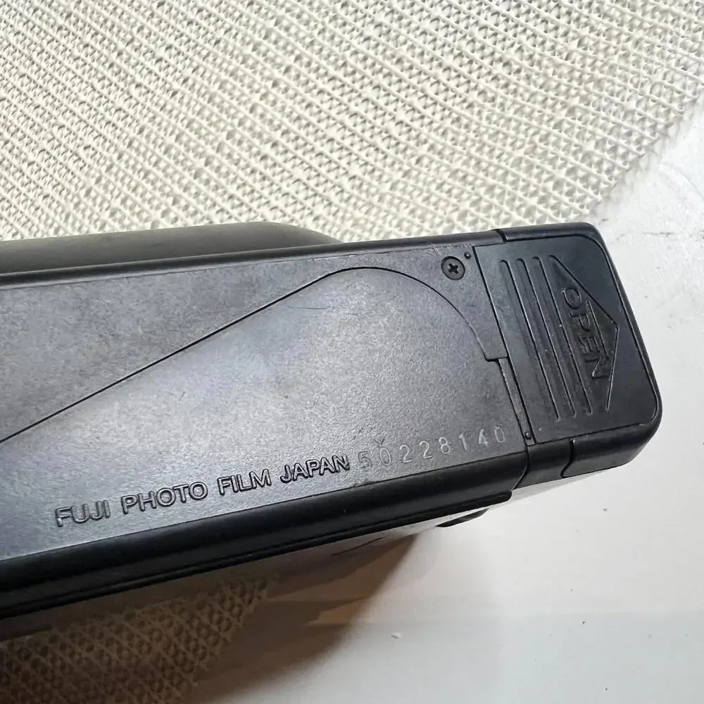 Fuji‎ DL-7 35mm Point Shoot Film Camera Fujinon Lens Made in Japan w/ Case AS-IS
